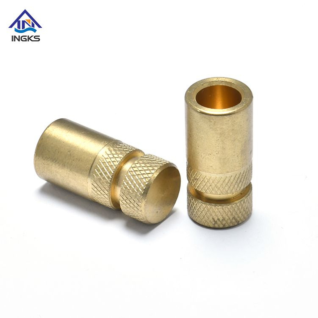 ທອງເຫລືອງເພັດຄູ່ Knurled ຫົວໃສ່ແກ່ນແກ່ນທີ່ມີກະທູ້ພາຍໃນບາງສ່ວນແລະປິດທ້າຍ